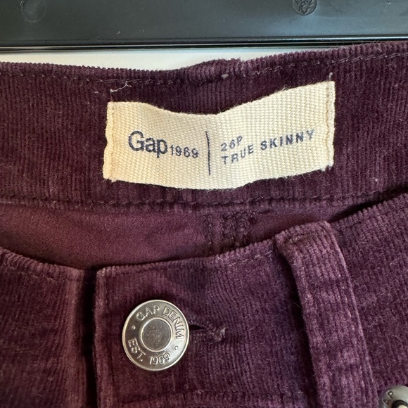 Gap 26 petite true skinny corduroy pants - Picture 2 of 3